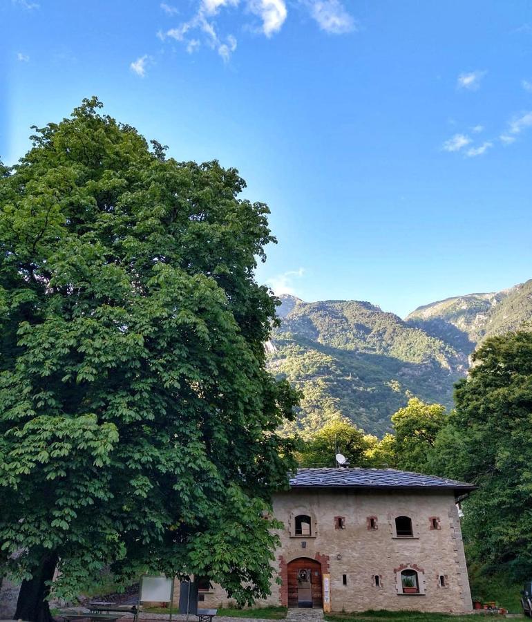 Forte Di Machaby Vandrarhem Arnad Exteriör bild